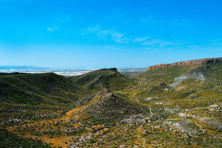 Hoyazo de Níjar Volcán de La Granatilla Senderismo y Minerales